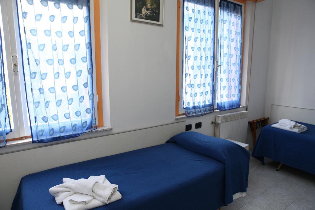Hotel Saxon Rimini Rum bild