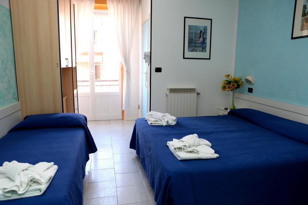 Hotel Saxon Rimini Rum bild