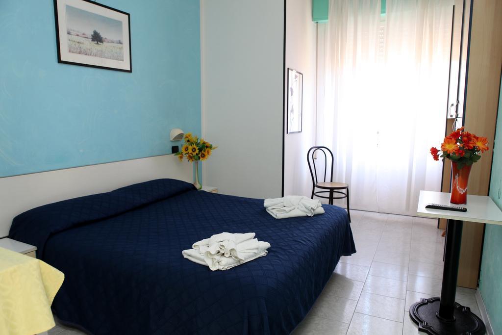 Hotel Saxon Rimini Rum bild