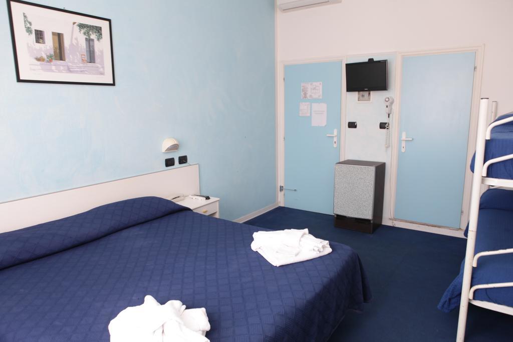 Hotel Saxon Rimini Rum bild