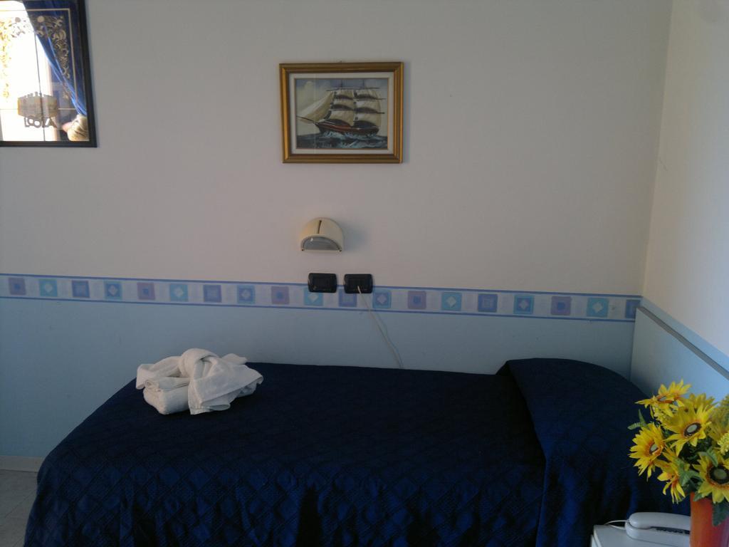 Hotel Saxon Rimini Rum bild