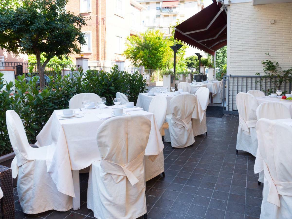 Hotel Saxon Rimini Exteriör bild